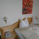 Maria 3*
